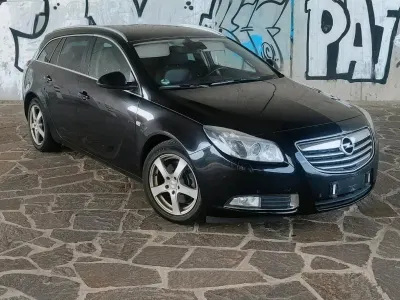 Gebraucht Opel Insignia 160 PS (117 kW) 2009 Schwarz Kombi