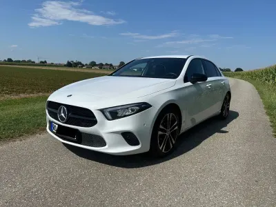 Gebraucht Mercedes A180 AMG line 136 PS (100 kW) 2019 Weiß Limousine