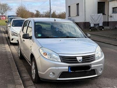Gebraucht Dacia Sandero Ambiance 75 PS (55 kW) 2009 Silber Limousine