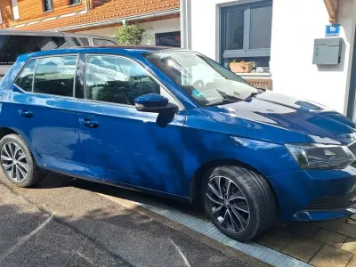 Gebraucht Skoda Fabia Ambition 110 PS (80 kW) 2015 Blau Kleinwagen