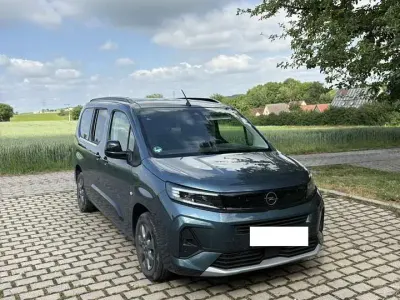 Gebraucht Opel Combo-e Life XL 100 kW (136 PS) 2025 Blau Kombi