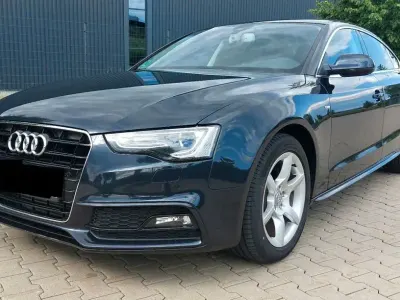 Gebraucht Audi A5 Sportback Ambiente 177 PS (130 kW) 2015 Blau Kleinwagen