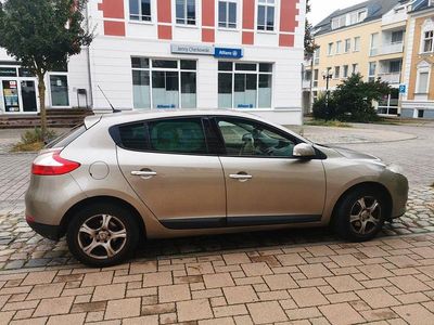 Gebraucht Renault Mégane Luxe 131 PS (96 kW) 2011 Beige Limousine