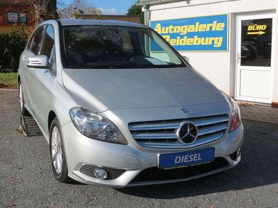 Gebraucht Mercedes B180 109 PS (80 kW) 2013 Grau Van / Kleinbus