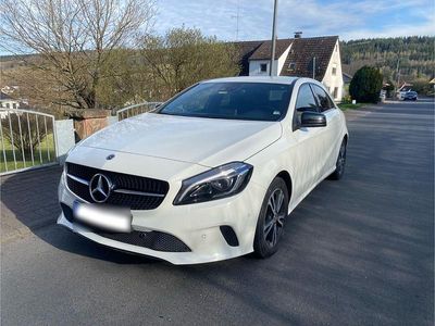 Gebraucht Mercedes A200 136 PS (100 kW) 2017 Weiß Limousine