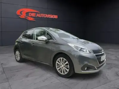 Gebraucht Peugeot 208 Allure 110 PS (80 kW) 2017 Grau Kleinwagen