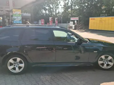 Gebraucht BMW 520 166 PS (122 kW) 2010 Schwarz Kombi