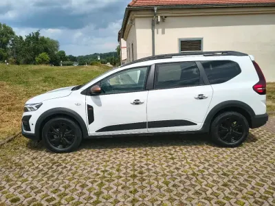 Gebraucht Dacia Jogger Extreme 110 PS (80 kW) 2025 Weiß Van / Kleinbus