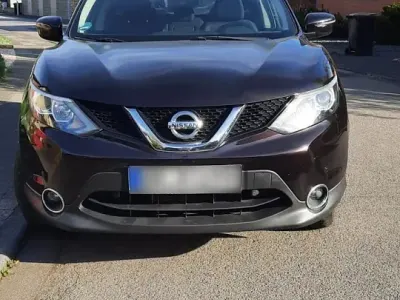 Usata Nissan Qashqai Tekna 116 CV (85 kW) 2016 Viola SUV