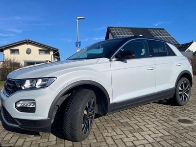 Second-hand VW T-Roc United 150 CP (110 kW) 2020 Alb SUV