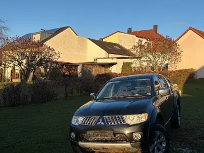 Gebraucht Mitsubishi L200 178 PS (130 kW) 2013 Schwarz Pickup