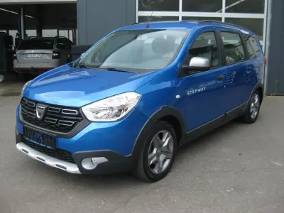 Gebraucht Dacia Lodgy Stepway 131 PS (96 kW) 2022 Blau Van / Kleinbus