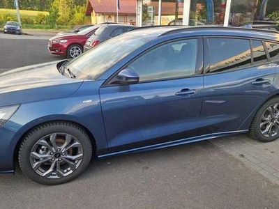 Chromablau metallic Gebraucht 2023 Ford Focus ST-Line Kombi | 20.900 € (Fairer Preis)