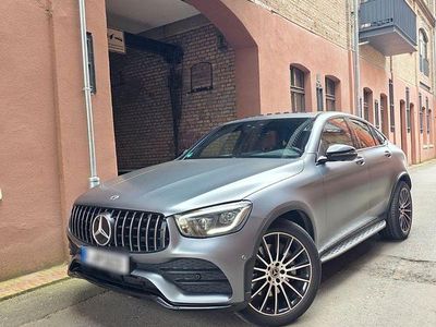 Gebraucht Mercedes GLC300e AMG line 258 PS (189 kW) 2020 Grau Limousine
