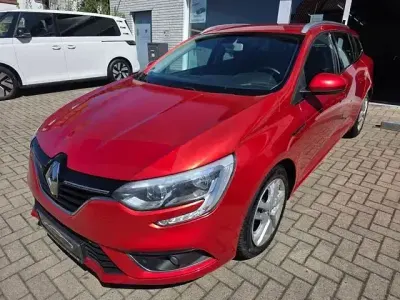 Usata Renault Mégane IV Business 110 CV (80 kW) 2018 Rosso Berlina