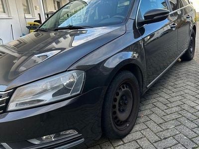 Usado VW Passat 140 HP (102 kW) 2012 Castanho Carrinha