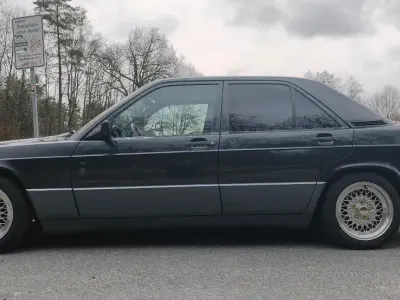 Gebraucht Mercedes 190 130 PS (95 kW) 1989 Limousine