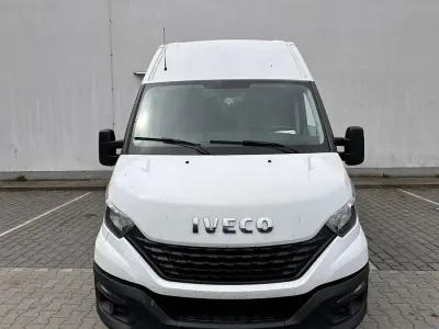 Gebraucht Iveco Daily 160 PS (117 kW) 2020 Weiß Van / Kleinbus