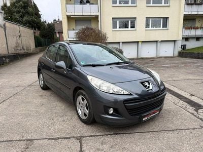 Gebraucht Peugeot 207 Premium 73 PS (53 kW) 2010 Grau Limousine