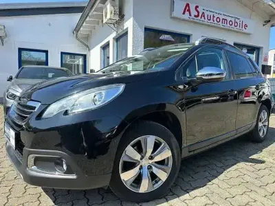 Gebraucht Peugeot 2008 Style 82 PS (60 kW) 2015 Schwarz perla nera/metallic SUV