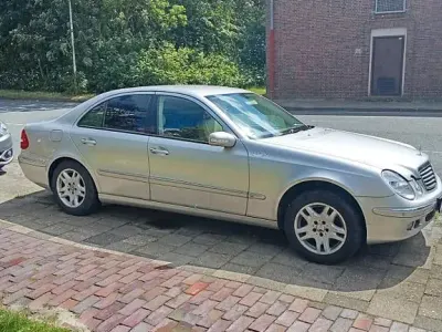 Gebraucht Mercedes E200 Elegance 163 PS (119 kW) 2005 Silber Limousine