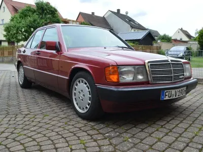 Gebraucht Mercedes 190 122 PS (89 kW) 1992 Rot Limousine