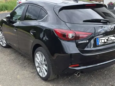 Gebraucht Mazda 3 Sports-Line 120 PS (88 kW) 2018 Schwarz Limousine