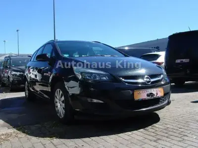 Gebraucht Opel Astra Edition 110 PS (80 kW) 2016 Graphitschwarz/carbon flash/midn (metallic) Kombi