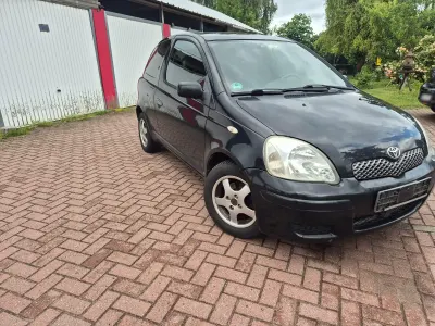 Gebraucht Toyota Yaris 65 PS (47 kW) 2005 Schwarz Kleinwagen