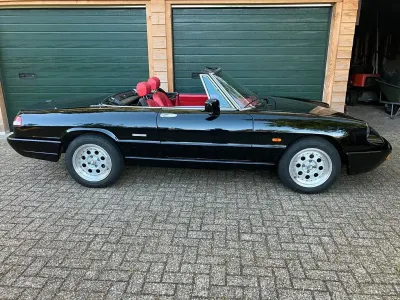 Gebraucht Alfa Romeo Spider 125 PS (91 kW) 1991 Schwarz Cabrio