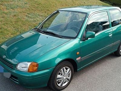 Gebraucht Toyota Starlet 75 PS (55 kW) 1999 Grün Kleinwagen