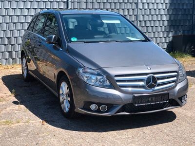 Mercedes B200