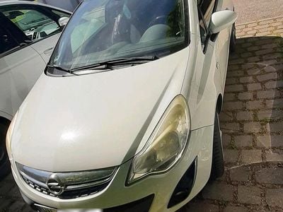 Begagnad Opel Corsa 87 HK (63 kW) 2011 Vit Halvkombi