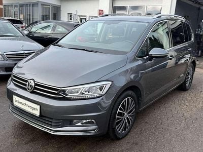 Begagnad VW Touran Highline 150 HK (110 kW) 2016 Grå Minibuss