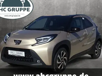 Usata Toyota Aygo X Basis 72 CV (52 kW) 2025 Beige SUV