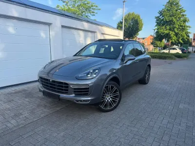 Gebraucht Porsche Cayenne Turbo 519 PS (381 kW) 2017 Grau SUV