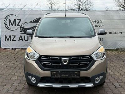 Gebraucht Dacia Lodgy Stepway 102 PS (75 kW) 2019 Beige Van / Kleinbus