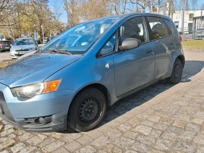 Gebraucht Mitsubishi Colt 95 PS (69 kW) 2015 Blau Kleinwagen