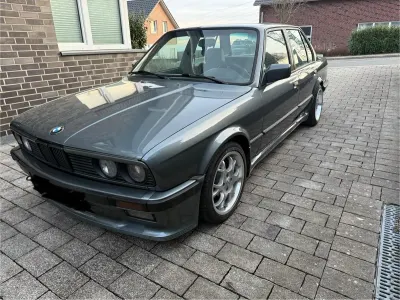 Gebraucht BMW 325 171 PS (125 kW) 1987 Grau Limousine