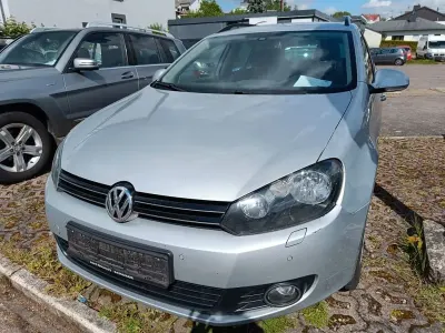 Gebraucht VW Golf VI Comfortline 140 PS (102 kW) 2011 Silber Kleinwagen