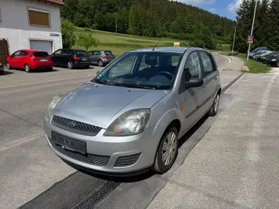 Gebraucht Ford Fiesta 80 PS (58 kW) 2007 Silber Kleinwagen
