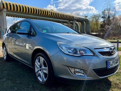 Usata Opel Astra Design Edition 140 CV (102 kW) 2011 Argento Station wagon