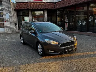 Gebraucht Ford Focus 125 PS (91 kW) 2017 Grau Kombi