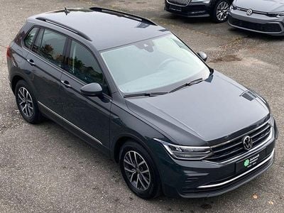 Uranograu Gebraucht 2022 VW Tiguan Life SUV | 23.890 € (Guter Preis)