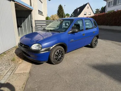Gebraucht Opel Corsa Swing 45 PS (33 kW) 1996 Blau Kleinwagen