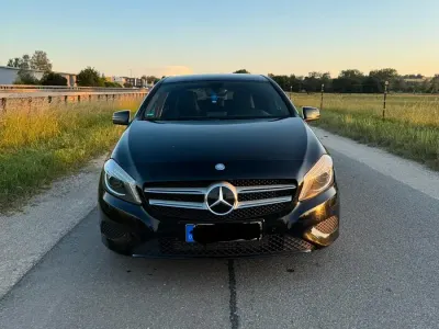Gebraucht Mercedes A200 136 PS (100 kW) 2012 Schwarz Kleinwagen