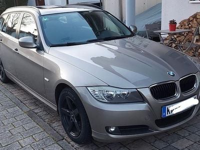 Gebraucht BMW 320 170 PS (125 kW) 2012 Gold Kombi