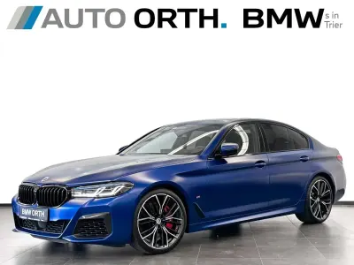 Gebraucht BMW 550 M Sport 530 PS (389 kW) 2023 Individual frozen marina bay b Limousine