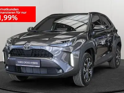 Neu Toyota Yaris Cross 130 PS (95 kW) 2025 Grau SUV