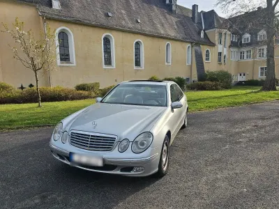 Gebraucht Mercedes E240 Elegance 177 PS (130 kW) 2002 Silber Limousine